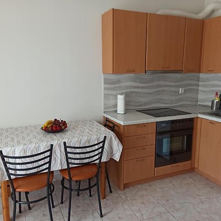 1 Bedroom Apartment In Nea Kallikrateia Bagian luar foto
