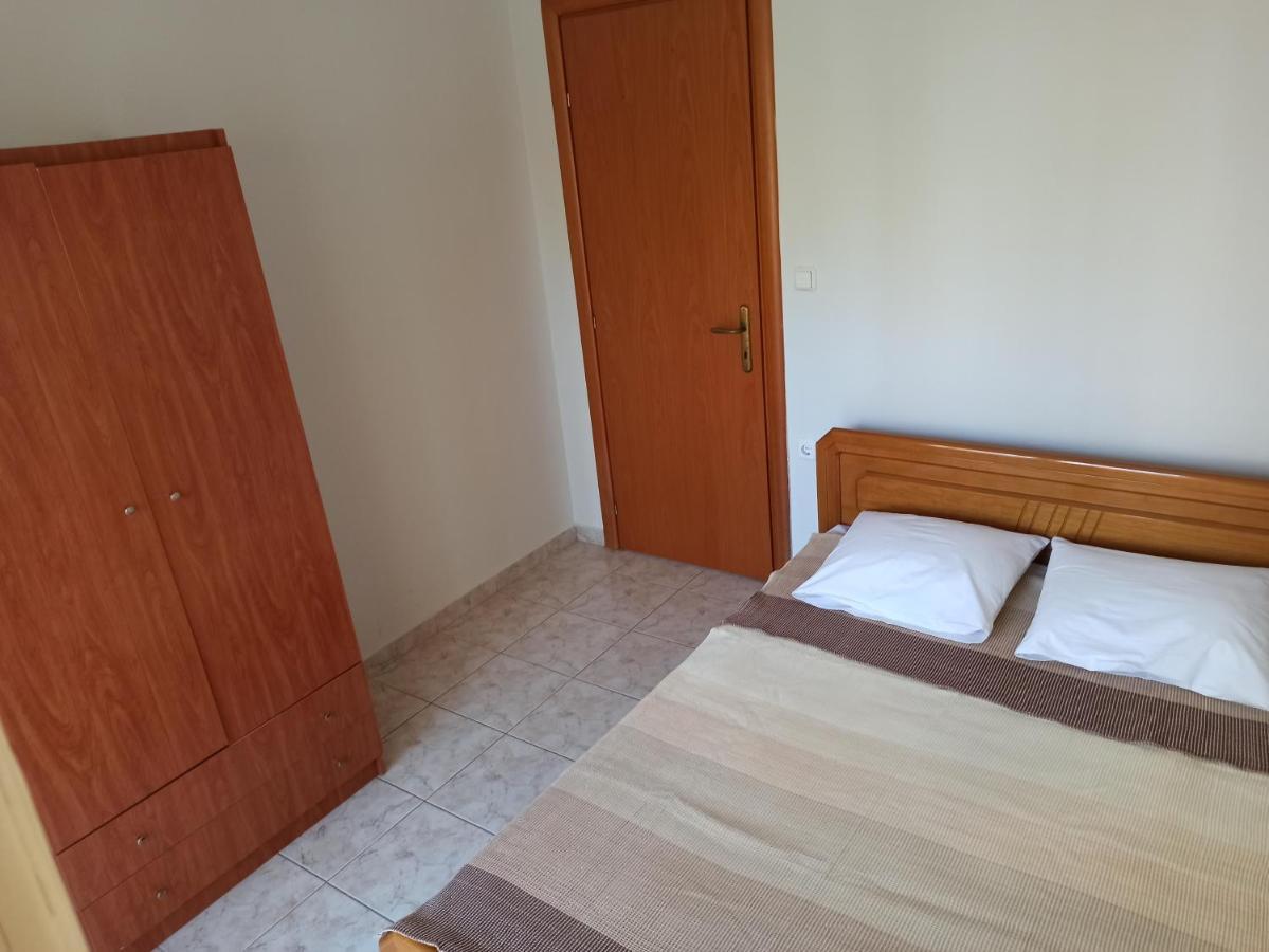 1 Bedroom Apartment In Nea Kallikrateia Bagian luar foto