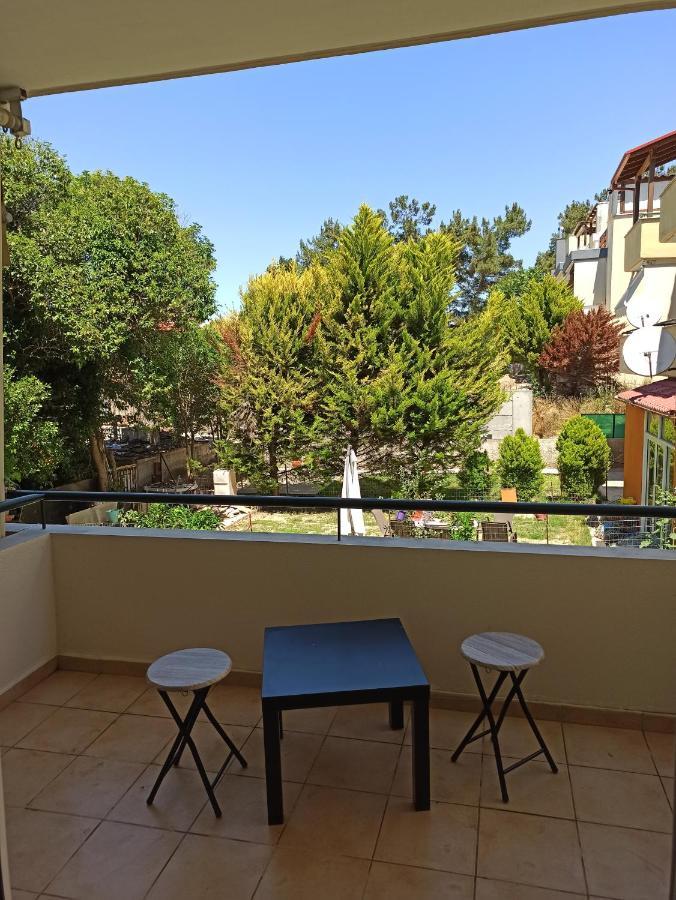 1 Bedroom Apartment In Nea Kallikrateia Bagian luar foto