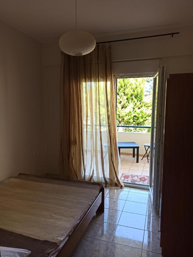1 Bedroom Apartment In Nea Kallikrateia Bagian luar foto
