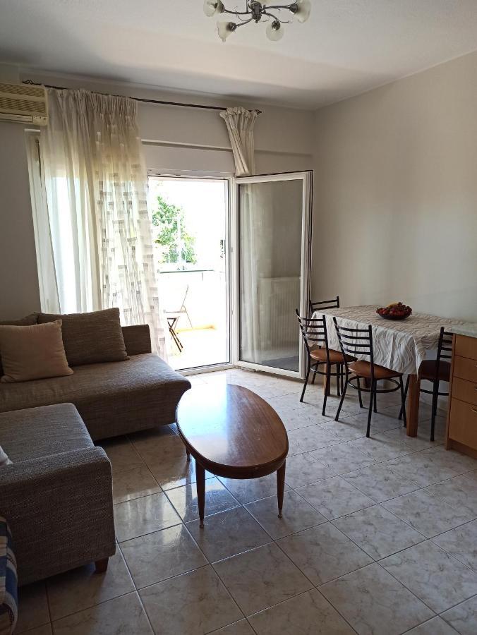 1 Bedroom Apartment In Nea Kallikrateia Bagian luar foto